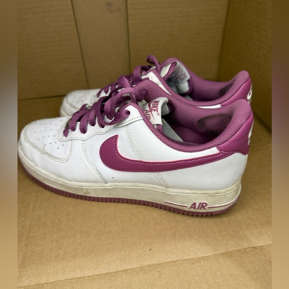 Nike Air Force 1 | Mens size 8.5 main image 6